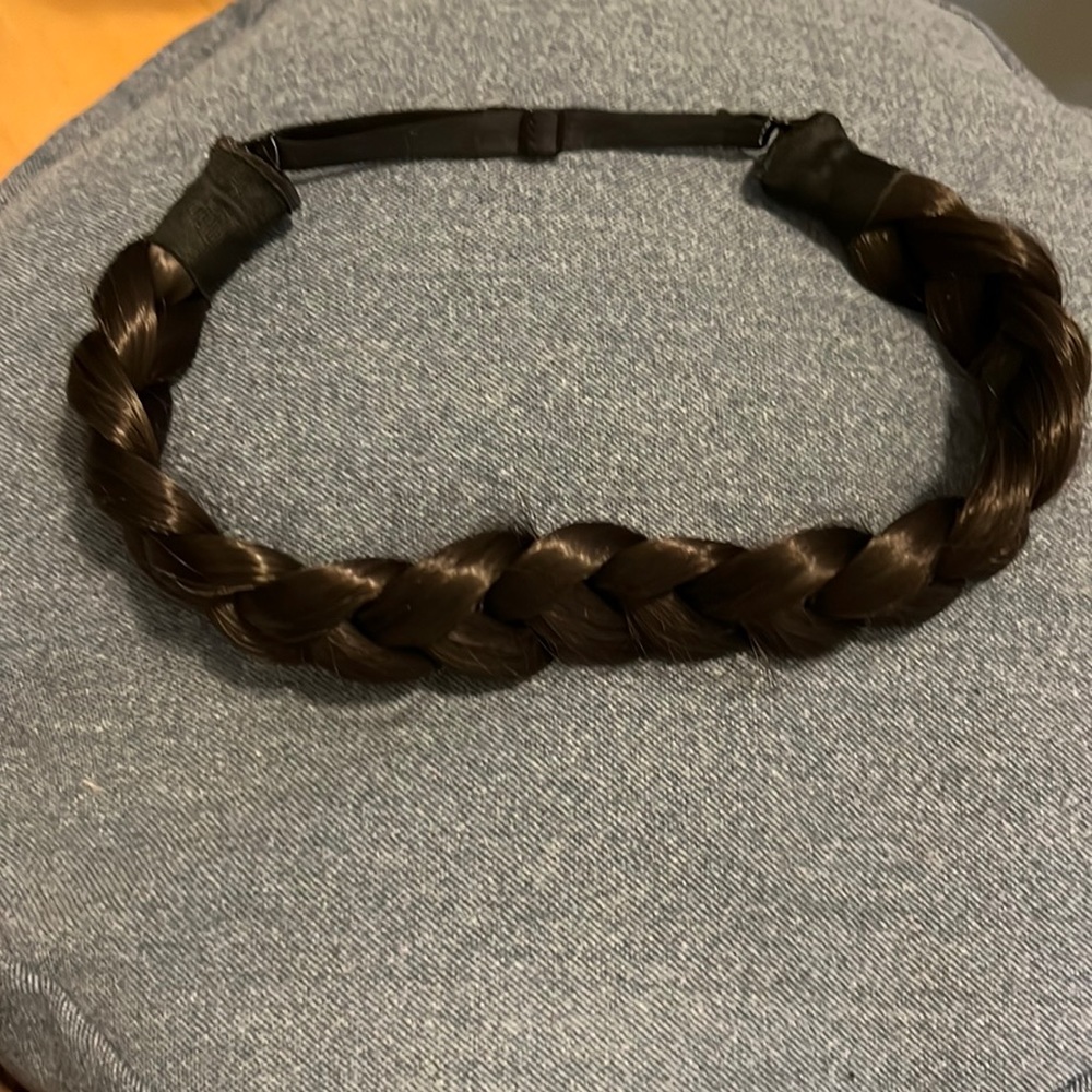 Madison Braids halo in dark brown
